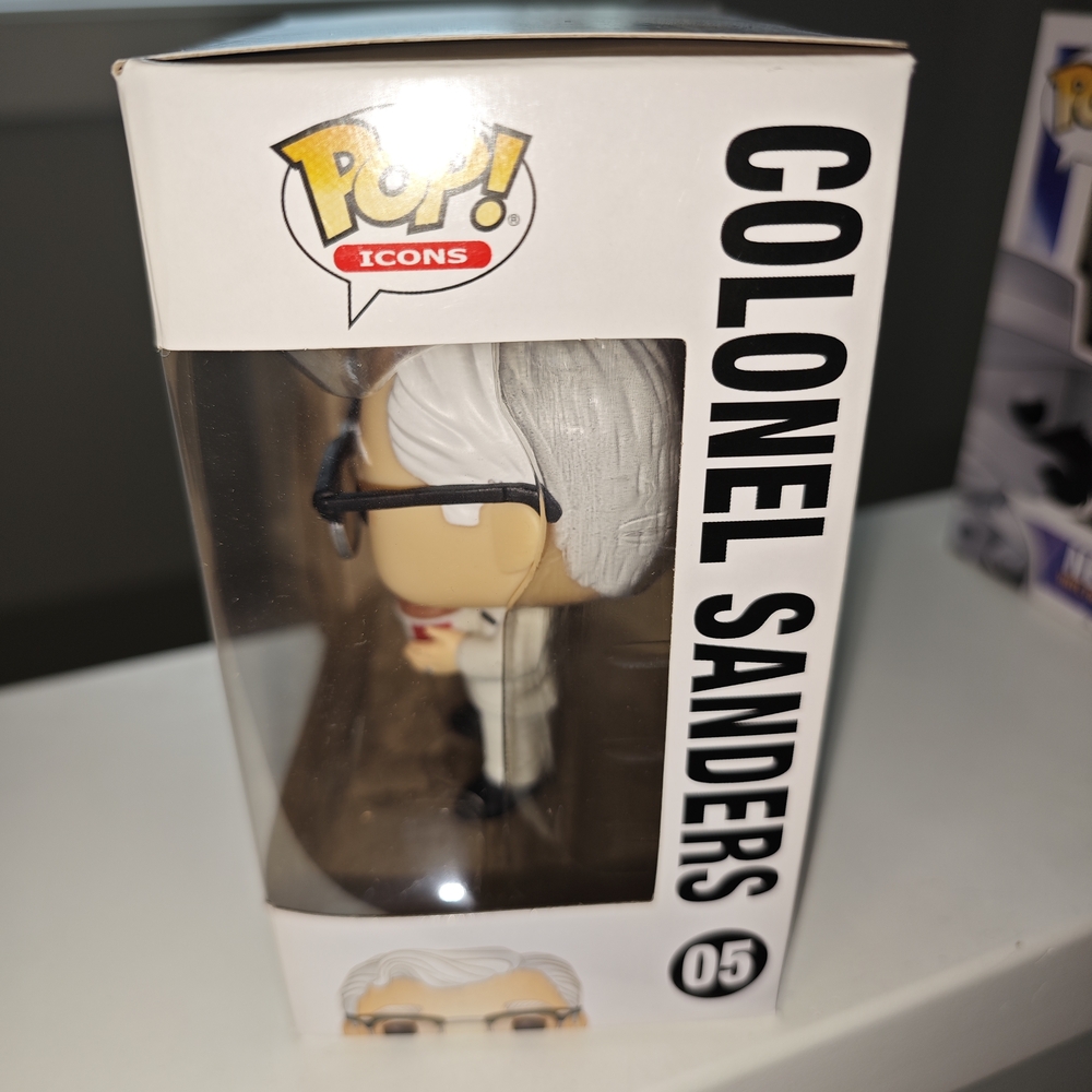Funko Pop Colonel Sanders Vinyl Figure - Picture 2 of 4